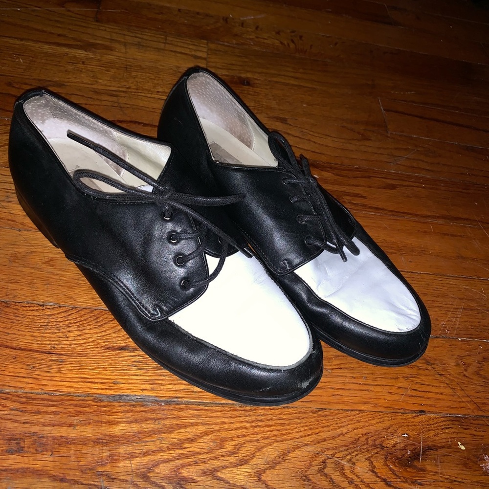 Vintage Joan’s New York Lace Up Loafers